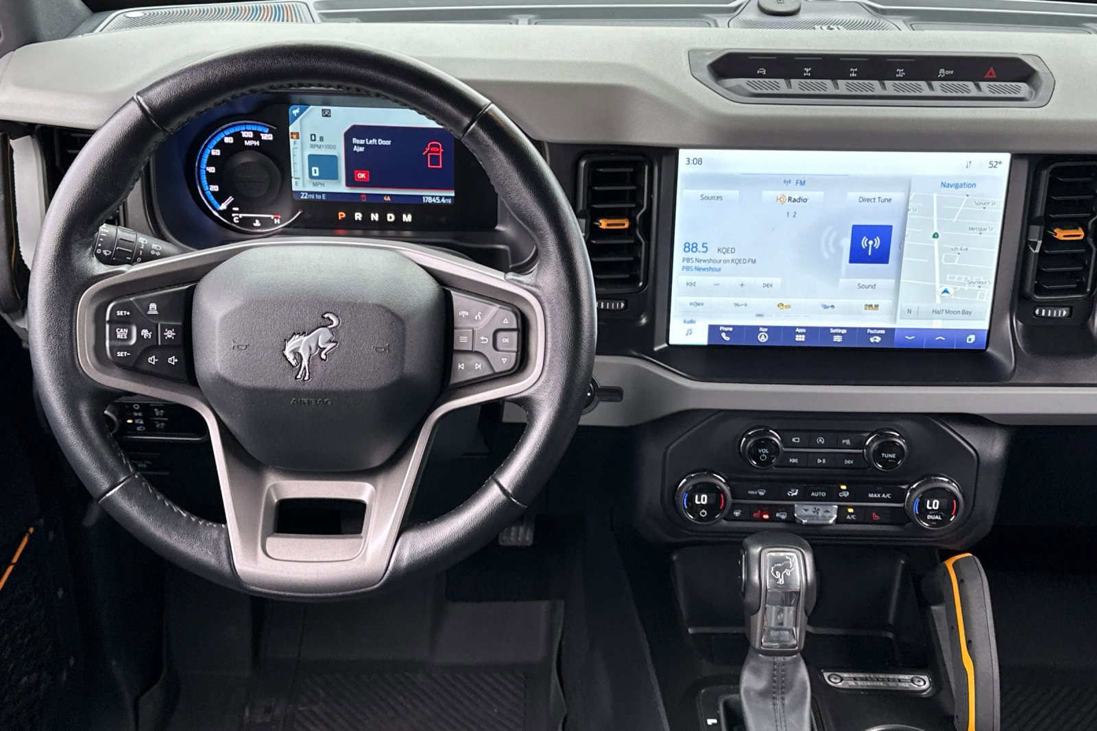 Used 2023 Ford Bronco Badlands image 13
