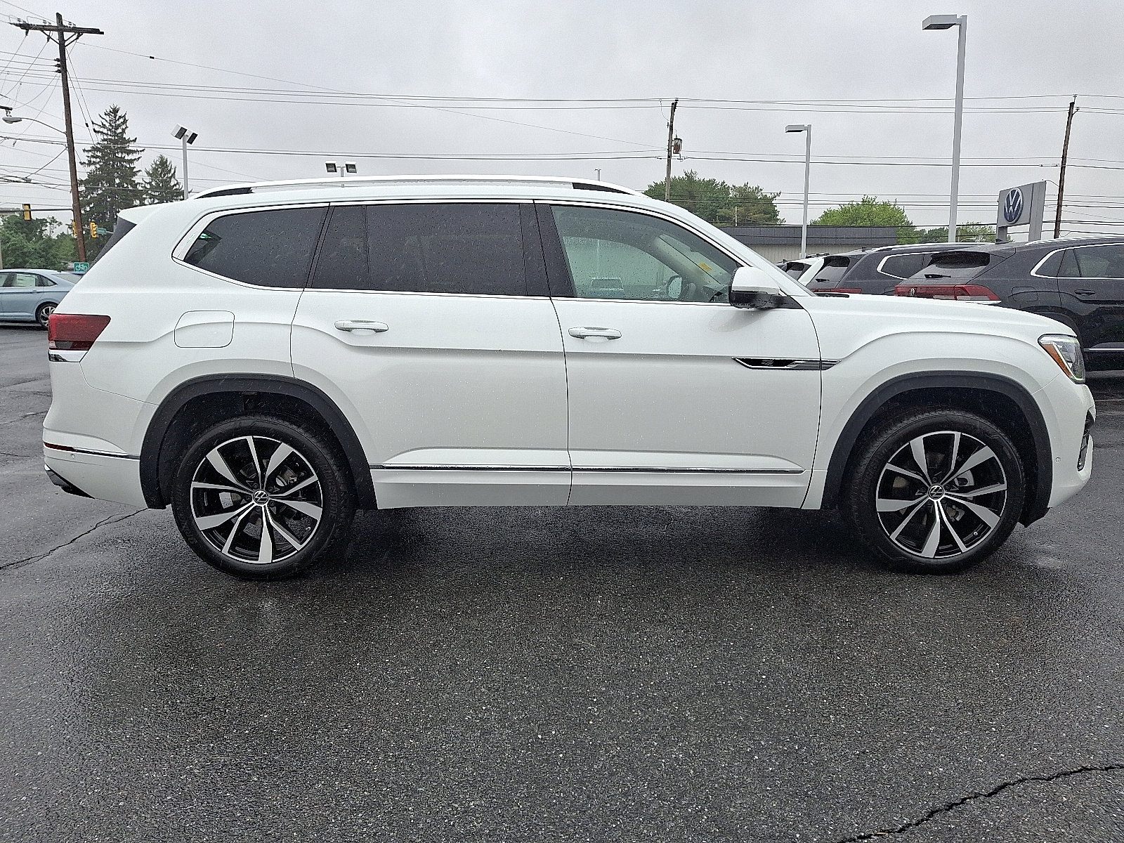 New 2025 Volkswagen Atlas SEL Premium R-Line image 6