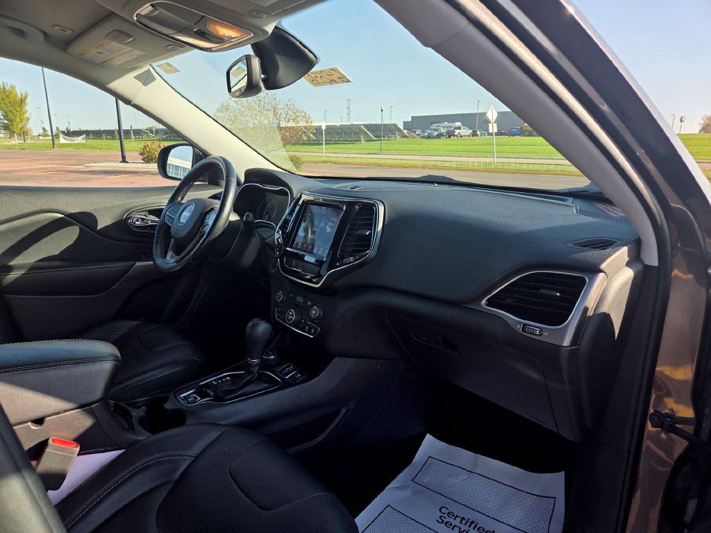 Used 2019 Jeep Cherokee Limited AWD/4WD image 31