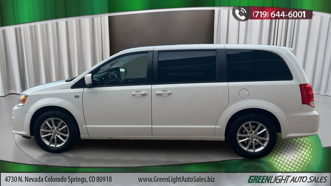 Used 2019 Dodge Grand Caravan SE FWD image 2