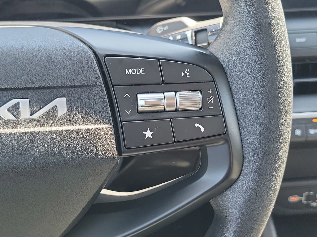 Used 2025 Kia K4 FWD image 25
