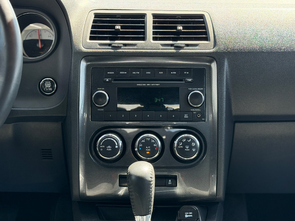 Used 2014 Dodge Challenger SXT RWD image 6