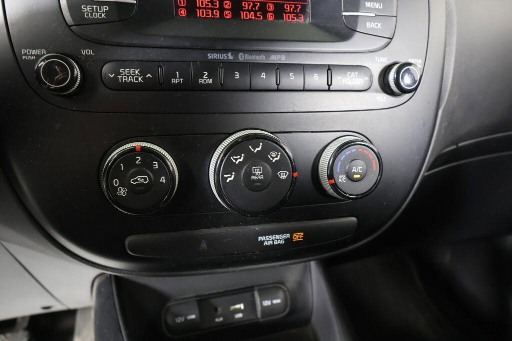 Used 2016 Kia Soul Base image 35