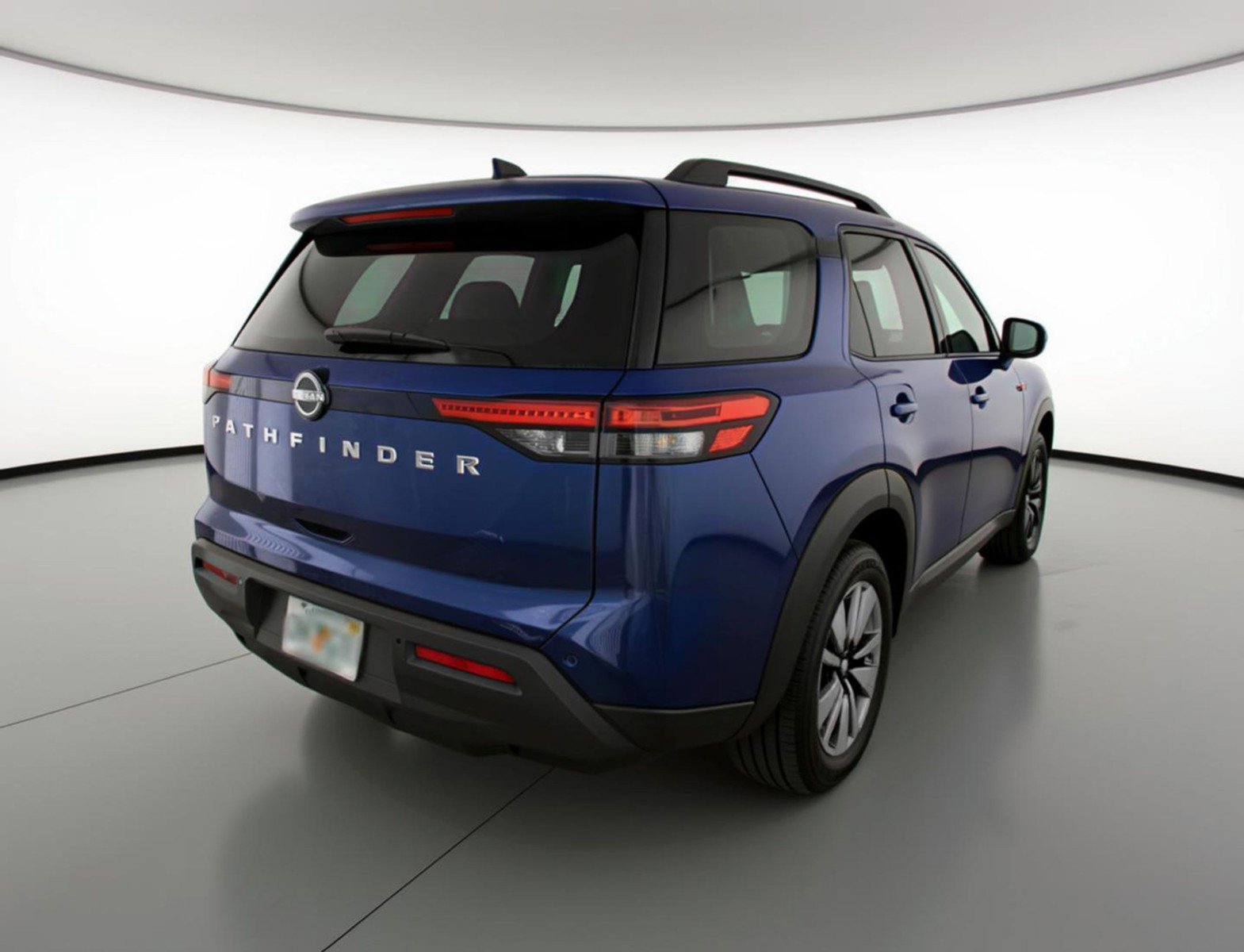 Used 2025 Nissan Pathfinder SV image 9