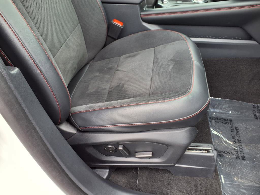 Used 2025 Ford Explorer ST image 24