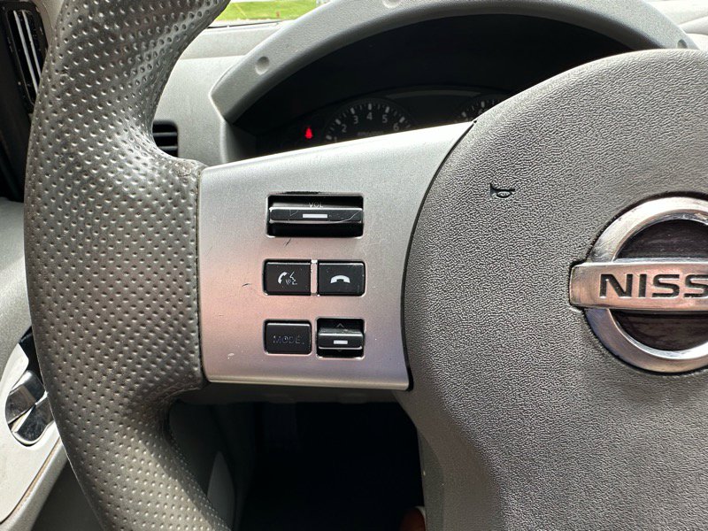 Used 2021 Nissan Frontier SV w/ Midnight Edition Floor Mats image 12