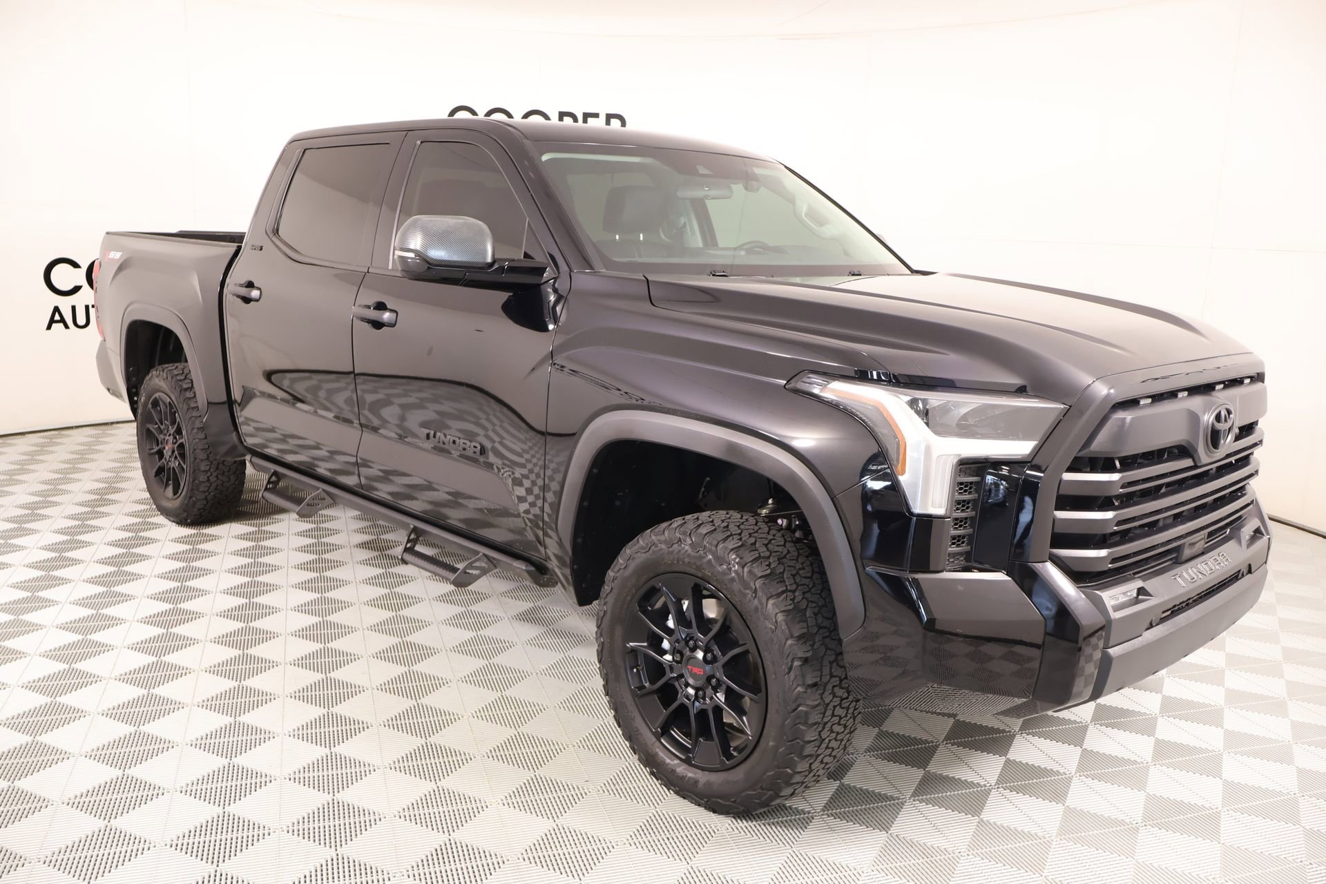 Used 2023 Toyota Tundra SR5 w/ SR5 Convenience Package AWD/4WD image 1