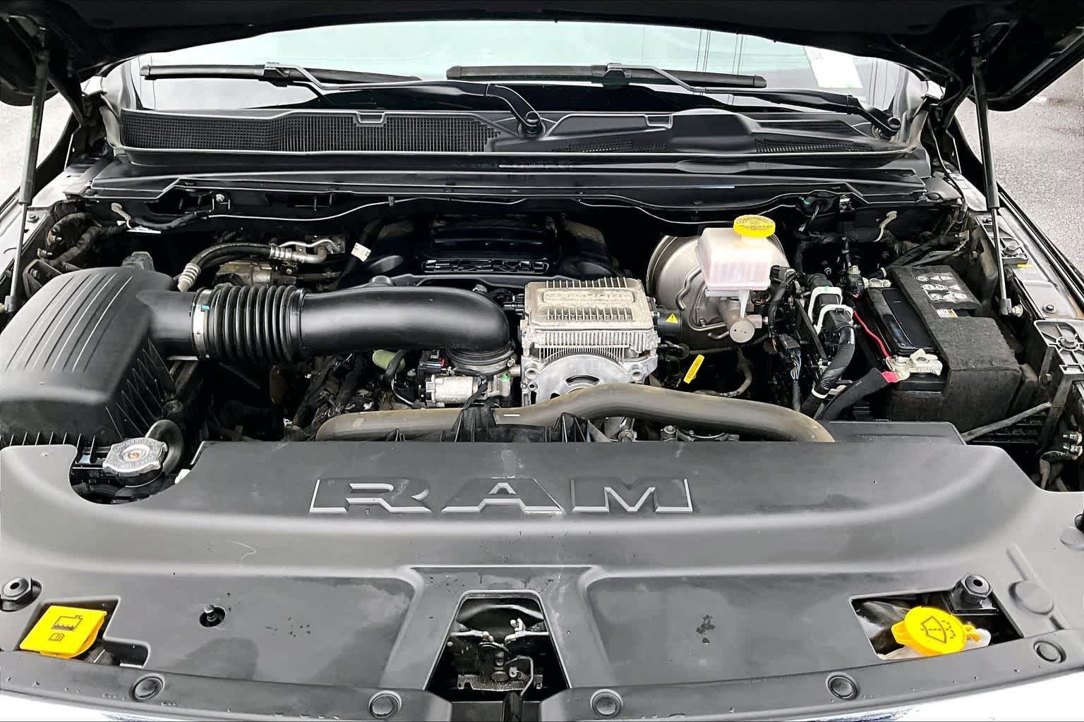 Used 2023 RAM 1500 Limited w/ Body-Colour Bumper Group image 9