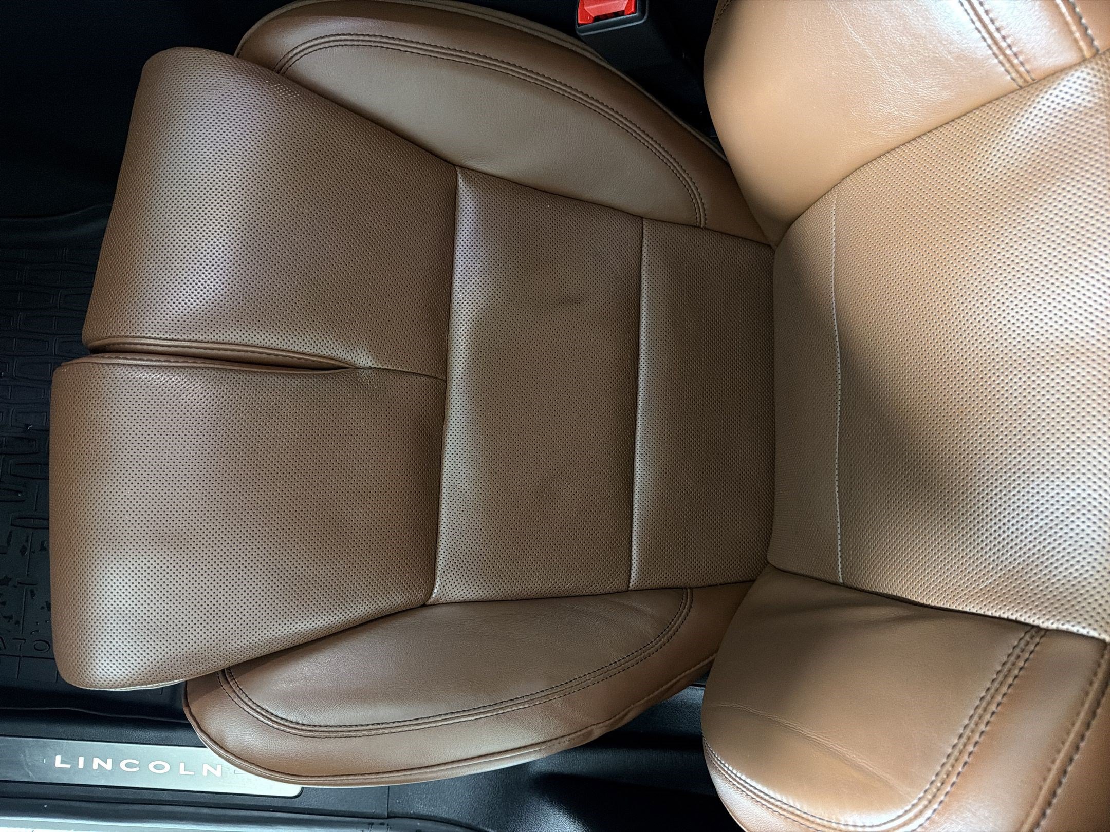 Used 2022 Lincoln Aviator Grand Touring w/ Equipment Group 301A AWD/4WD image 23