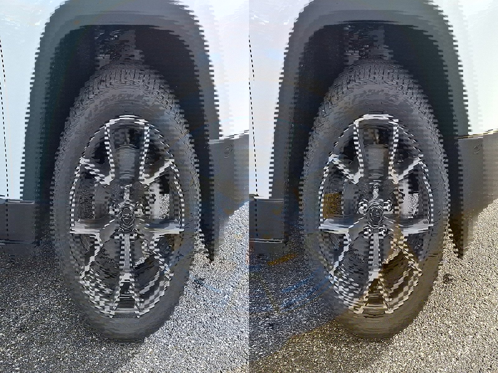 New 2026 Jeep Cherokee Overland w/ Trailer Tow Group image 8