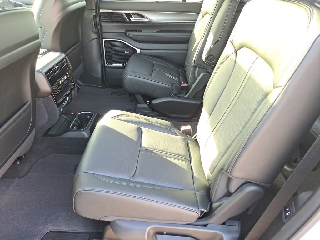 New 2026 Jeep Grand Wagoneer Limited AWD/4WD image 15