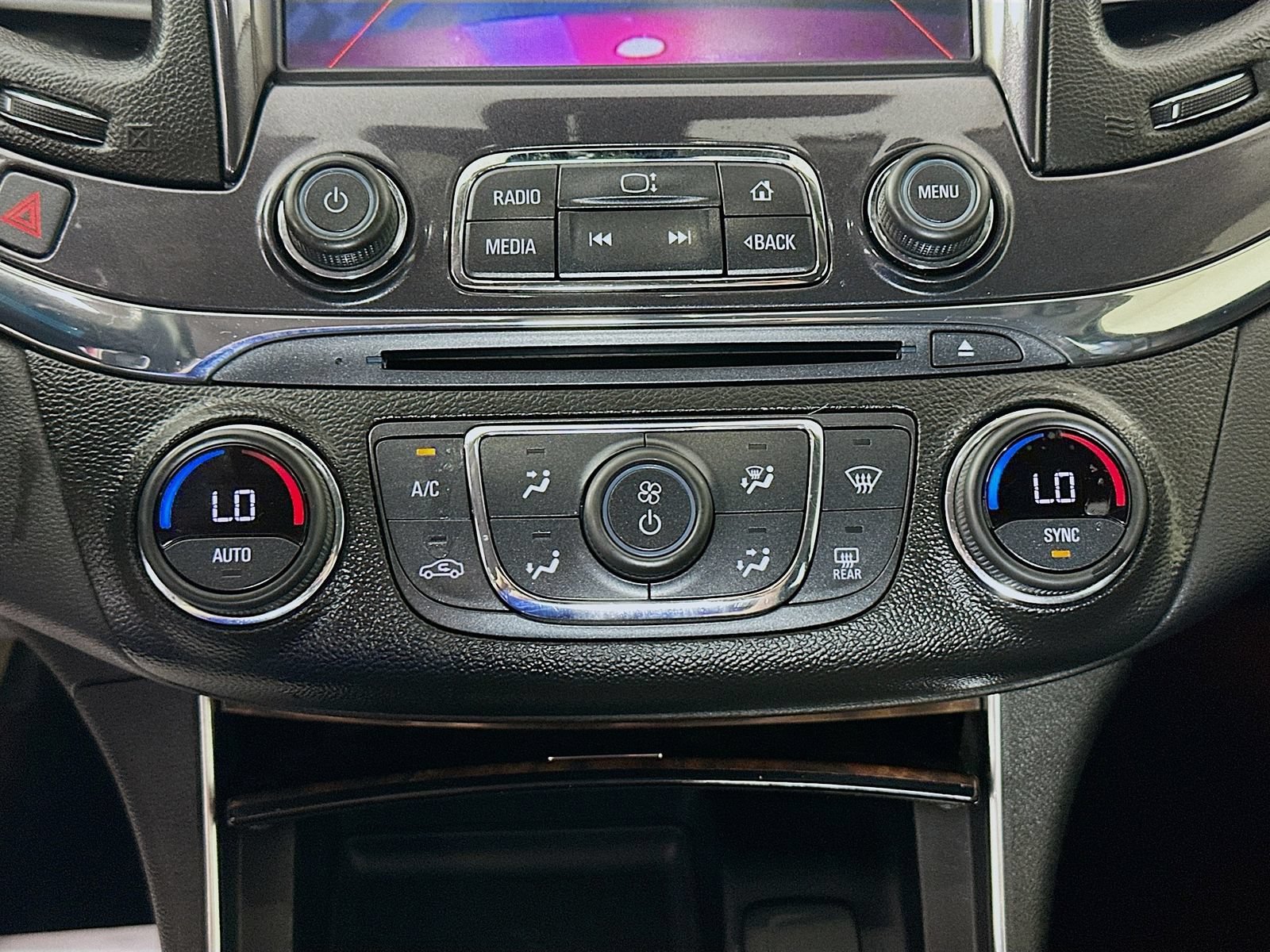 Used 2015 Chevrolet Impala LTZ FWD image 16