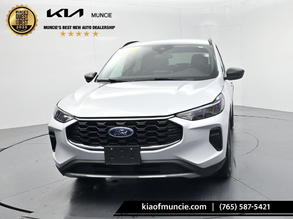 Used 2025 Ford Escape ST-Line FWD image 3