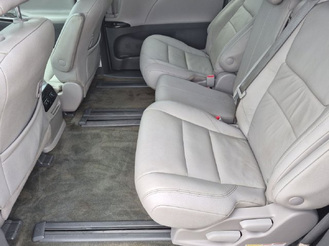 Certified 2018 Toyota Sienna XLE w/ XLE Navigation Package FWD image 28