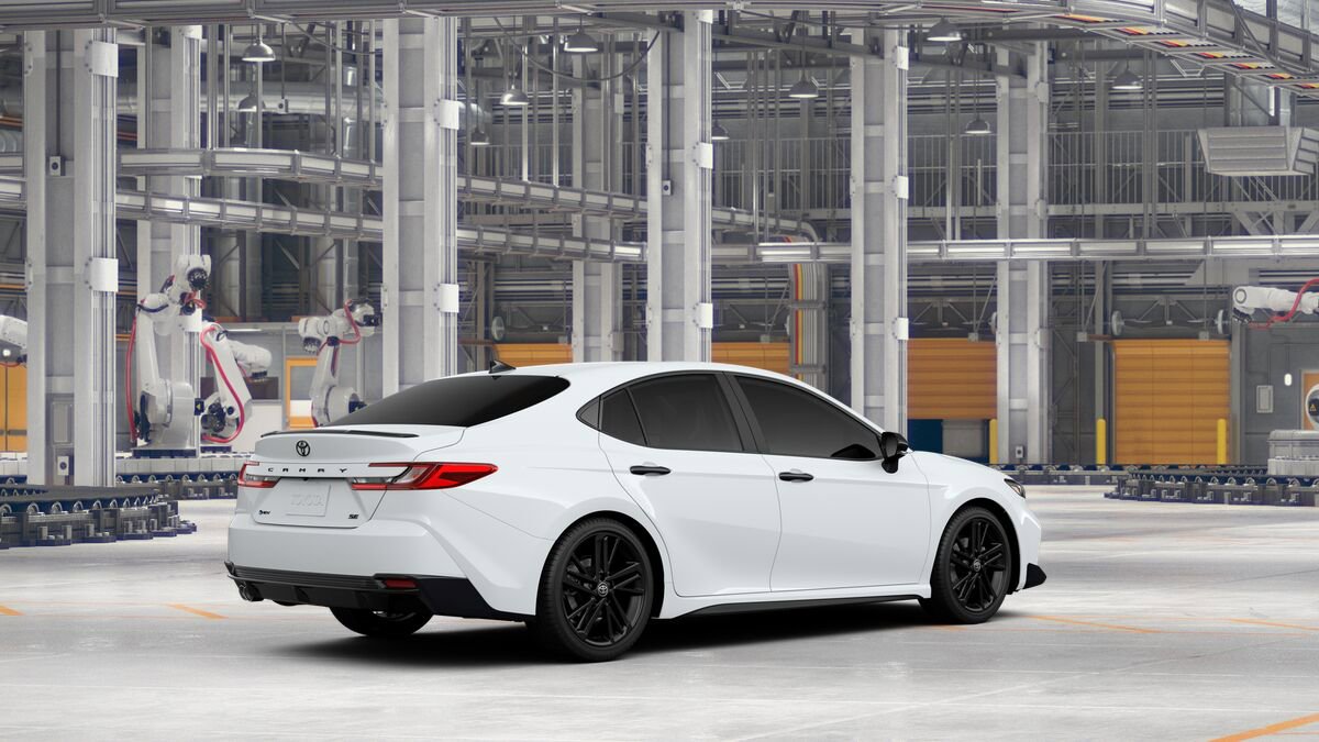 New 2026 Toyota Camry Hybrid FWD image 12