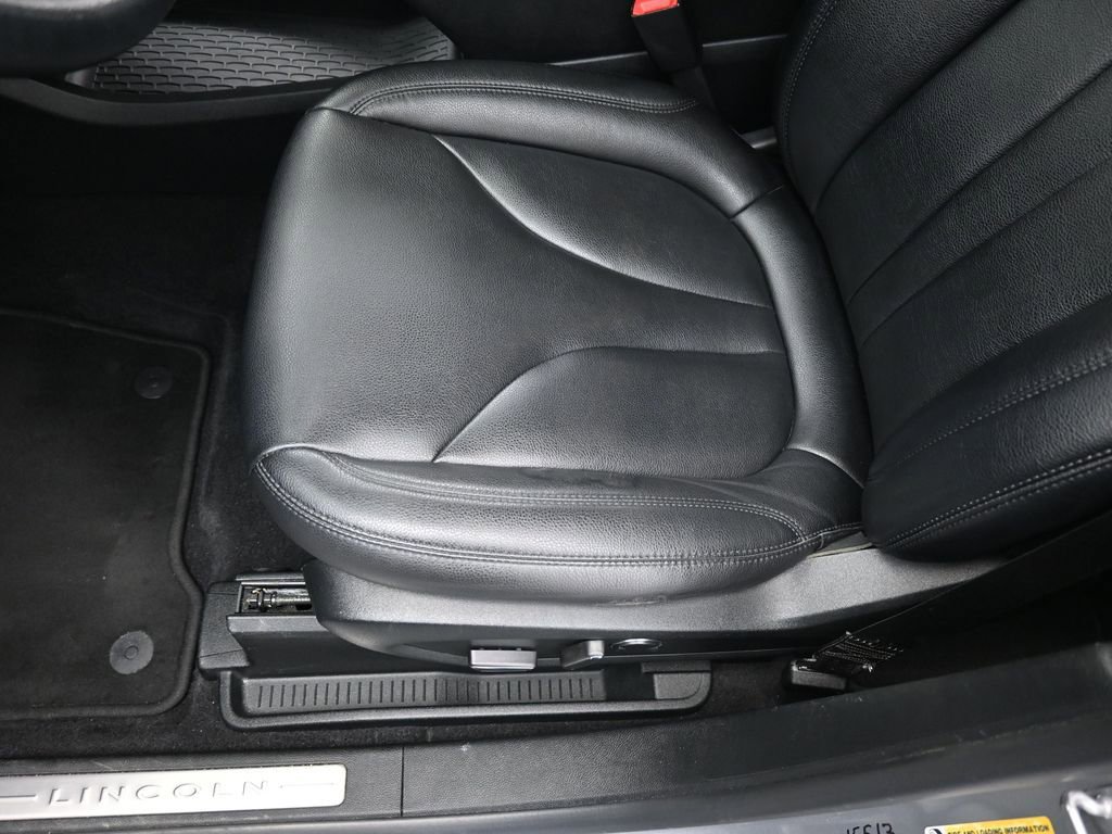 Used 2022 Lincoln Nautilus AWD w/ Premium Package image 10