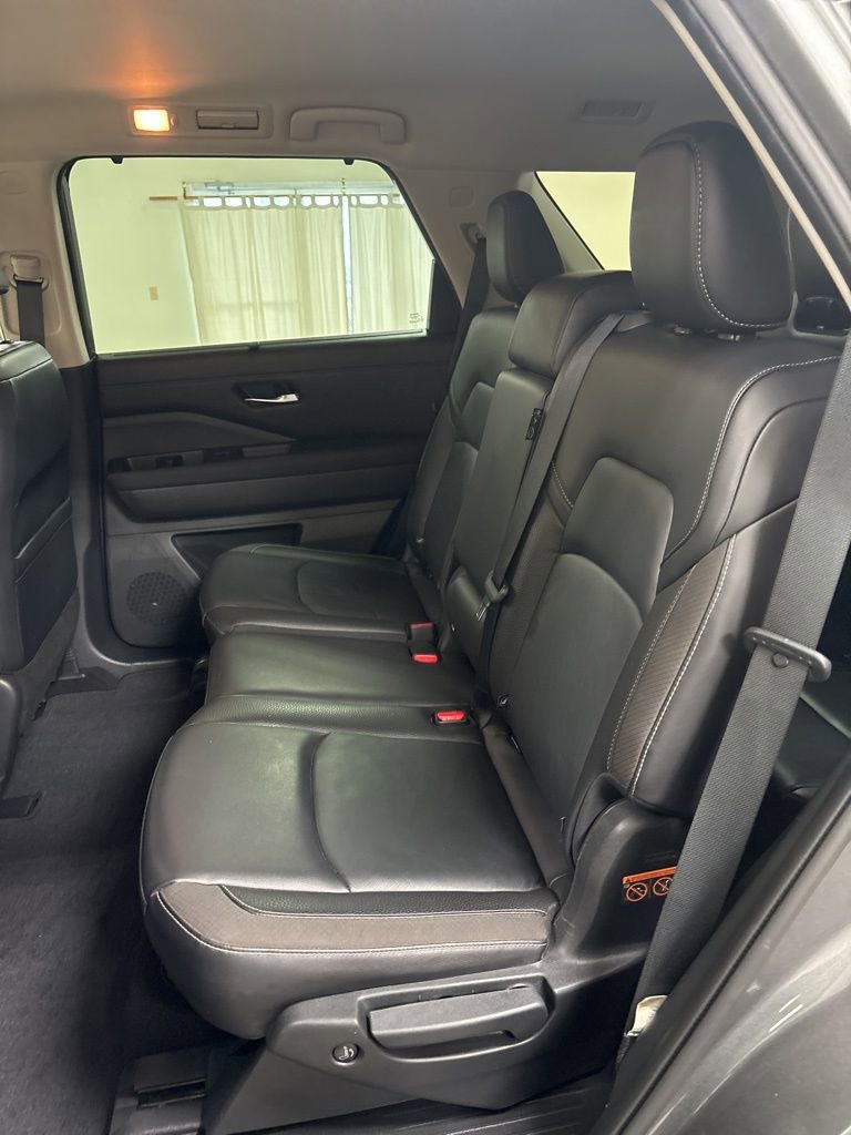 Used 2023 Nissan Pathfinder SL w/ Cargo Package AWD/4WD image 20