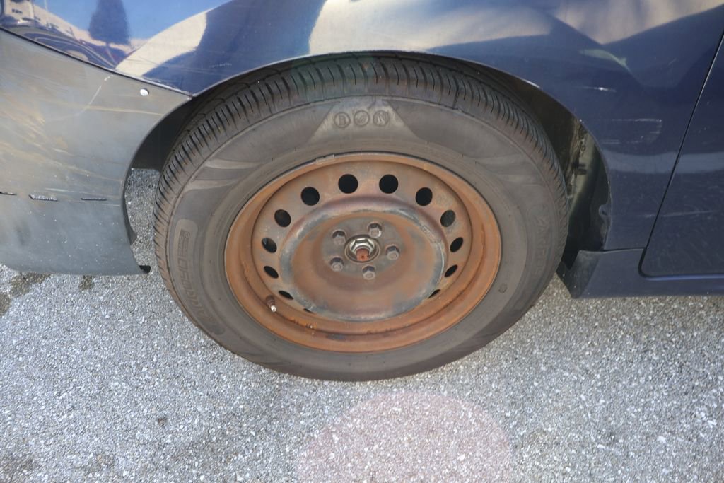 Used 2010 Toyota Matrix FWD image 4