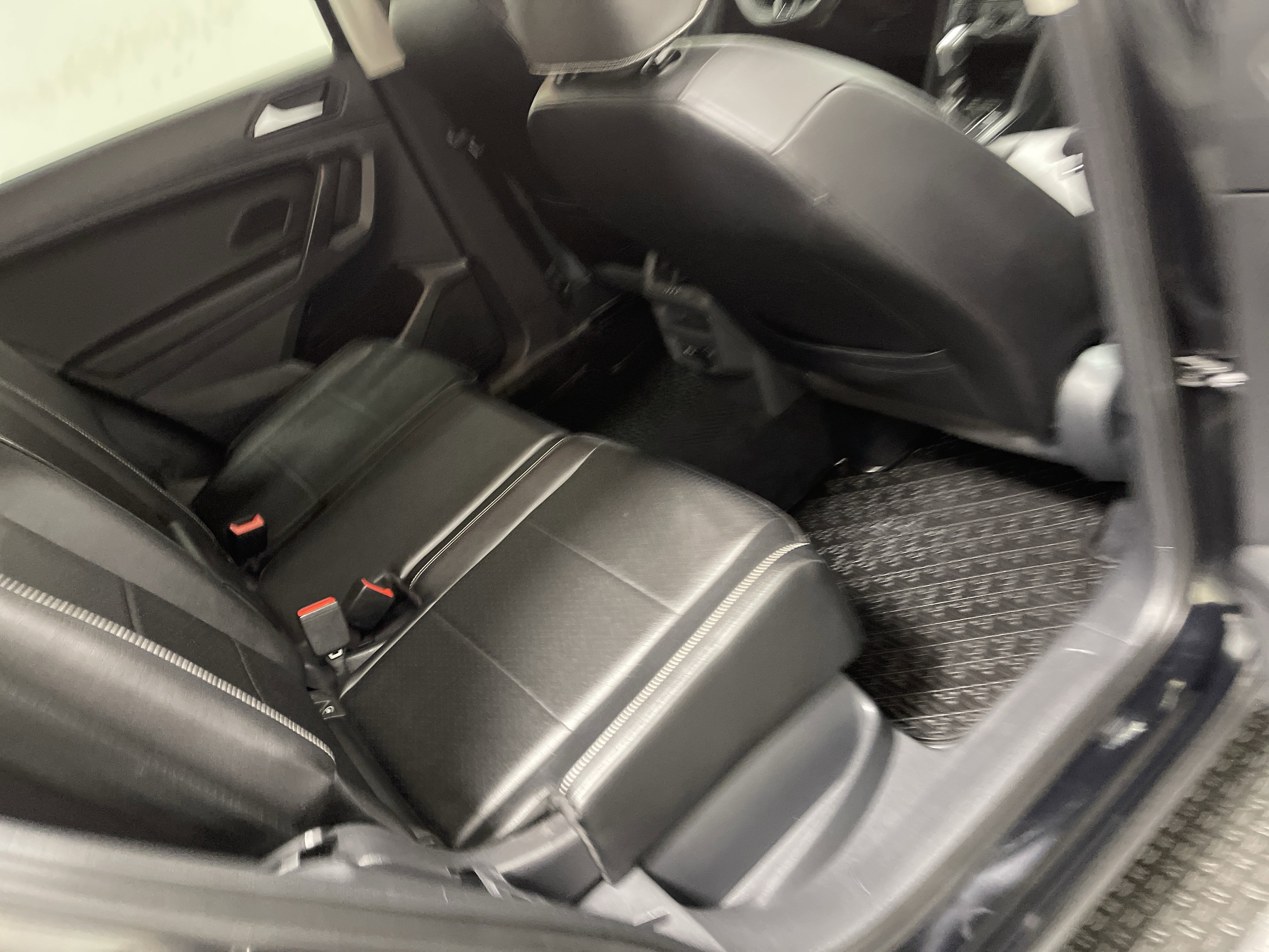 Used 2021 Volkswagen Tiguan SE image 22