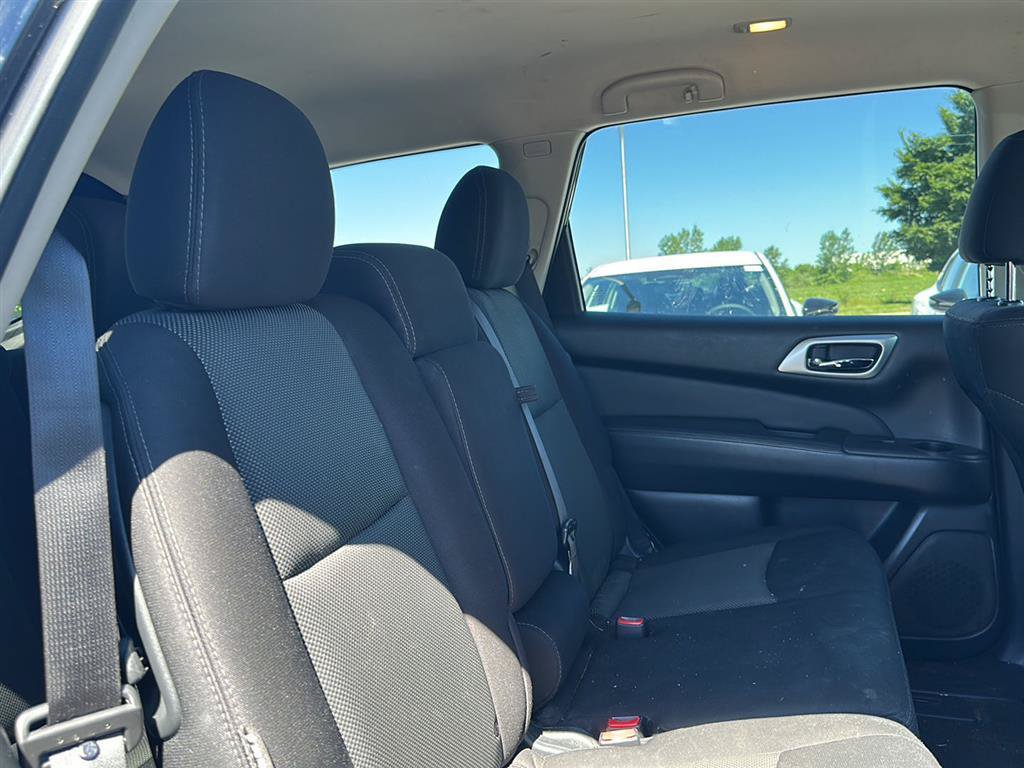 Used 2020 Nissan Pathfinder S AWD/4WD image 15