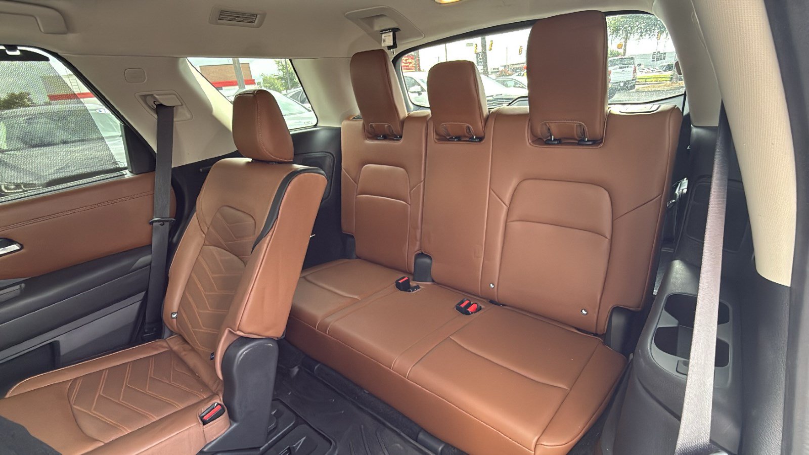 Used 2022 Nissan Pathfinder Platinum w/ Lighting Package (N93) FWD image 16