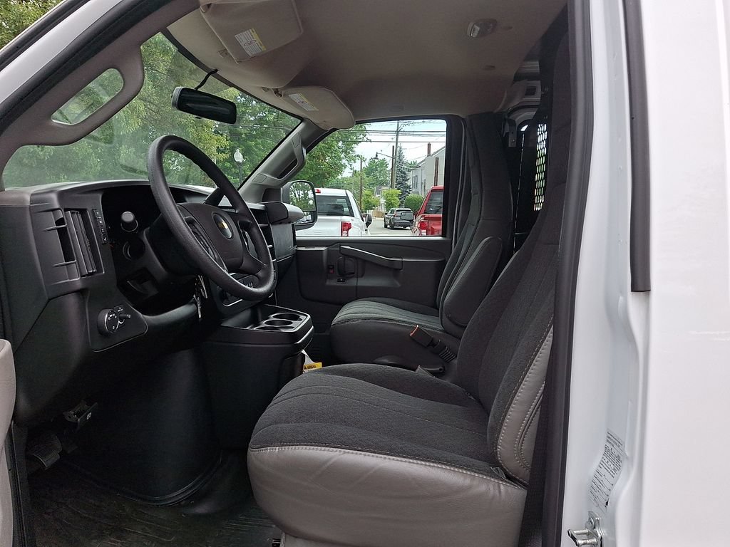 Certified 2025 Chevrolet Express 2500 w/ Driver Convenience Package RWD image 14