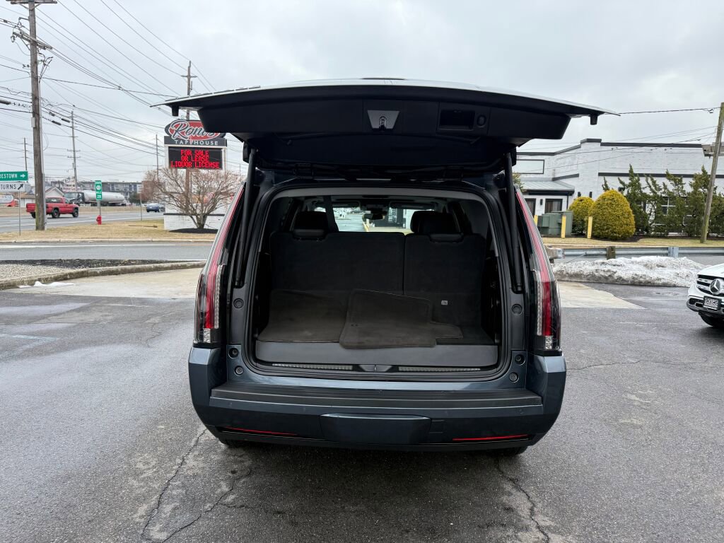 Used 2020 Cadillac Escalade Luxury image 34