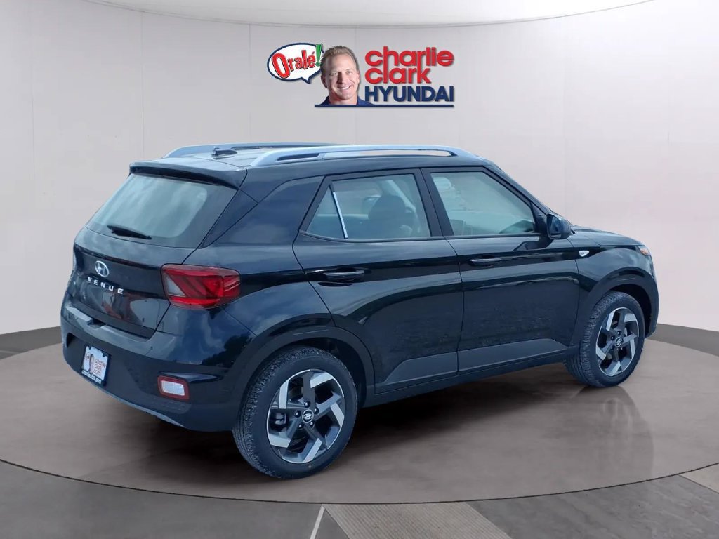 New 2026 Hyundai Venue SEL FWD image 5