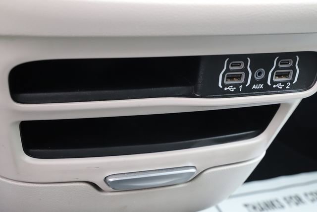 Used 2024 Chrysler Pacifica Touring-L FWD image 29
