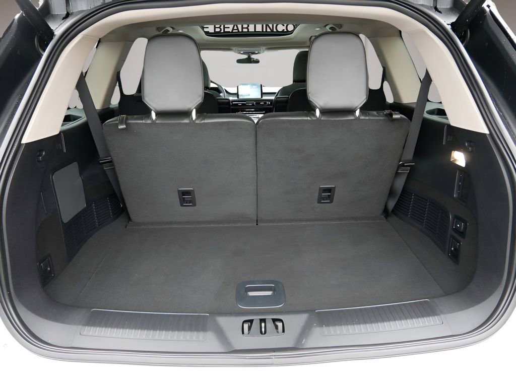Used 2023 Lincoln Aviator AWD w/ Premium Package image 12