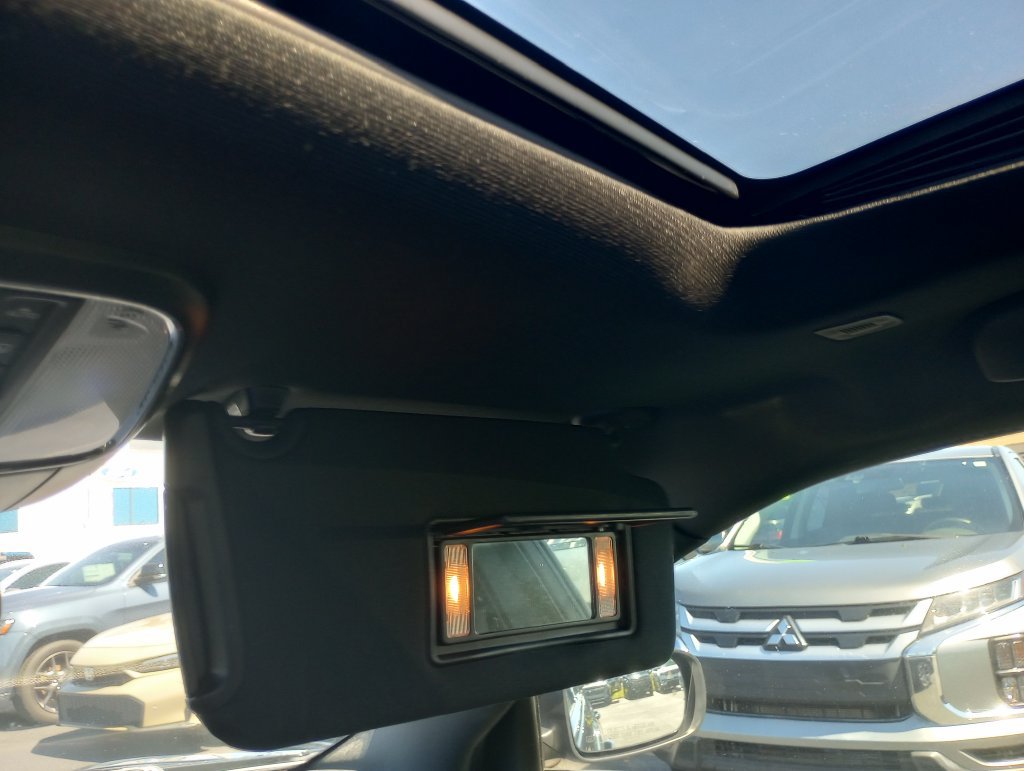 Used 2018 Chrysler 300 S w/ 300S Premium Group RWD image 30
