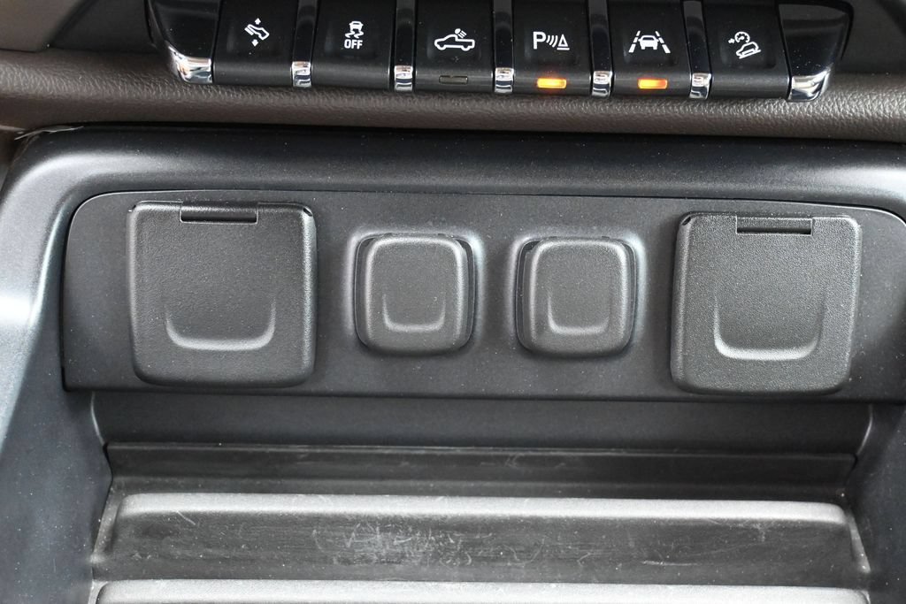 Used 2016 GMC Sierra 1500 Denali w/ Enhanced Driver Alert Package AWD/4WD image 30