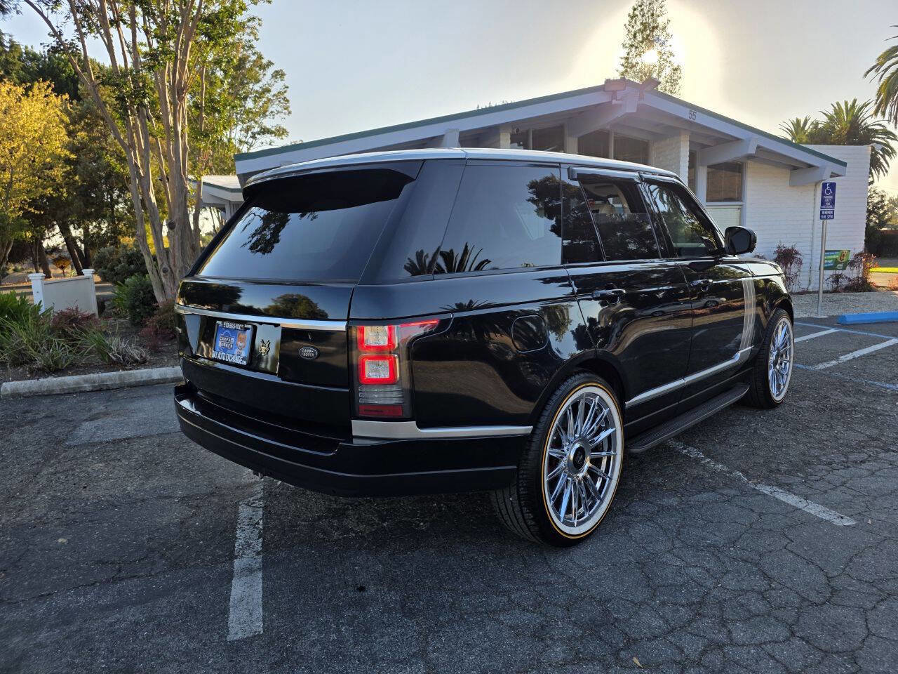 Used 2013 Land Rover Range Rover Supercharged image 3