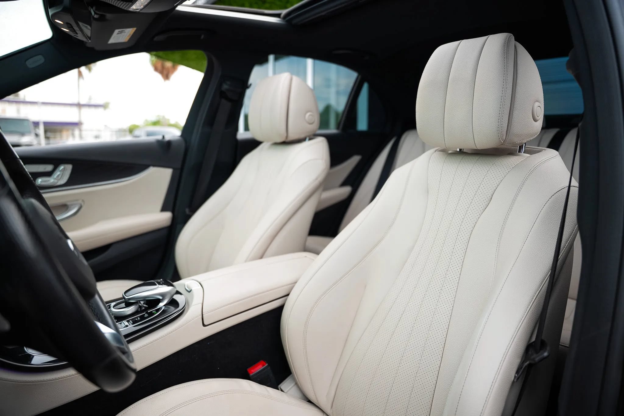 Used 2017 Mercedes-Benz E 300 4MATIC image 28