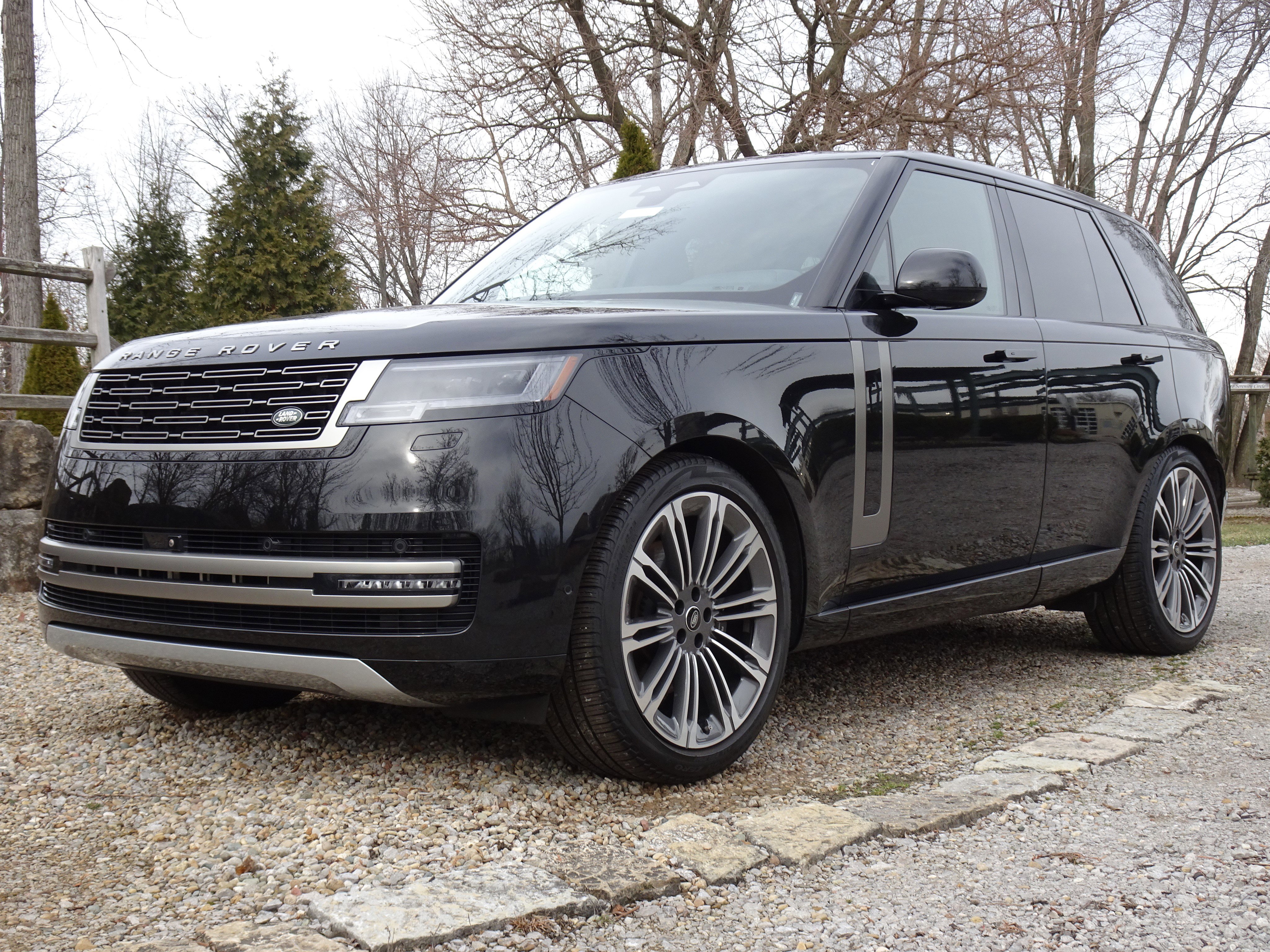 Certified 2024 Land Rover Range Rover SE image 6