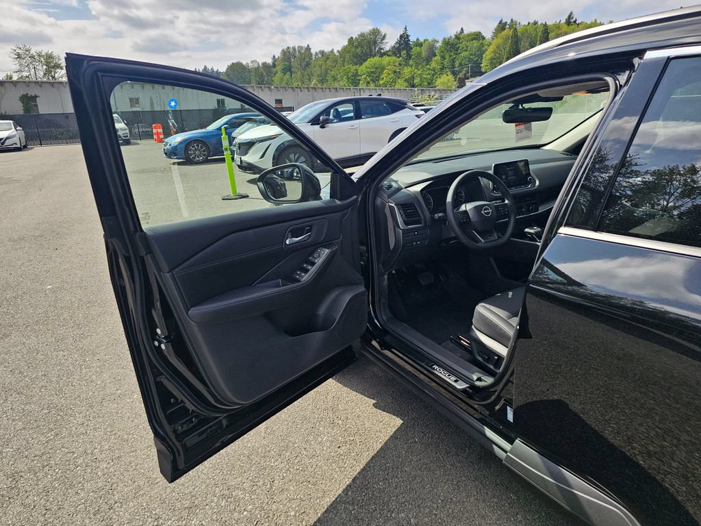 New 2026 Nissan Rogue Dark Armor AWD/4WD image 18