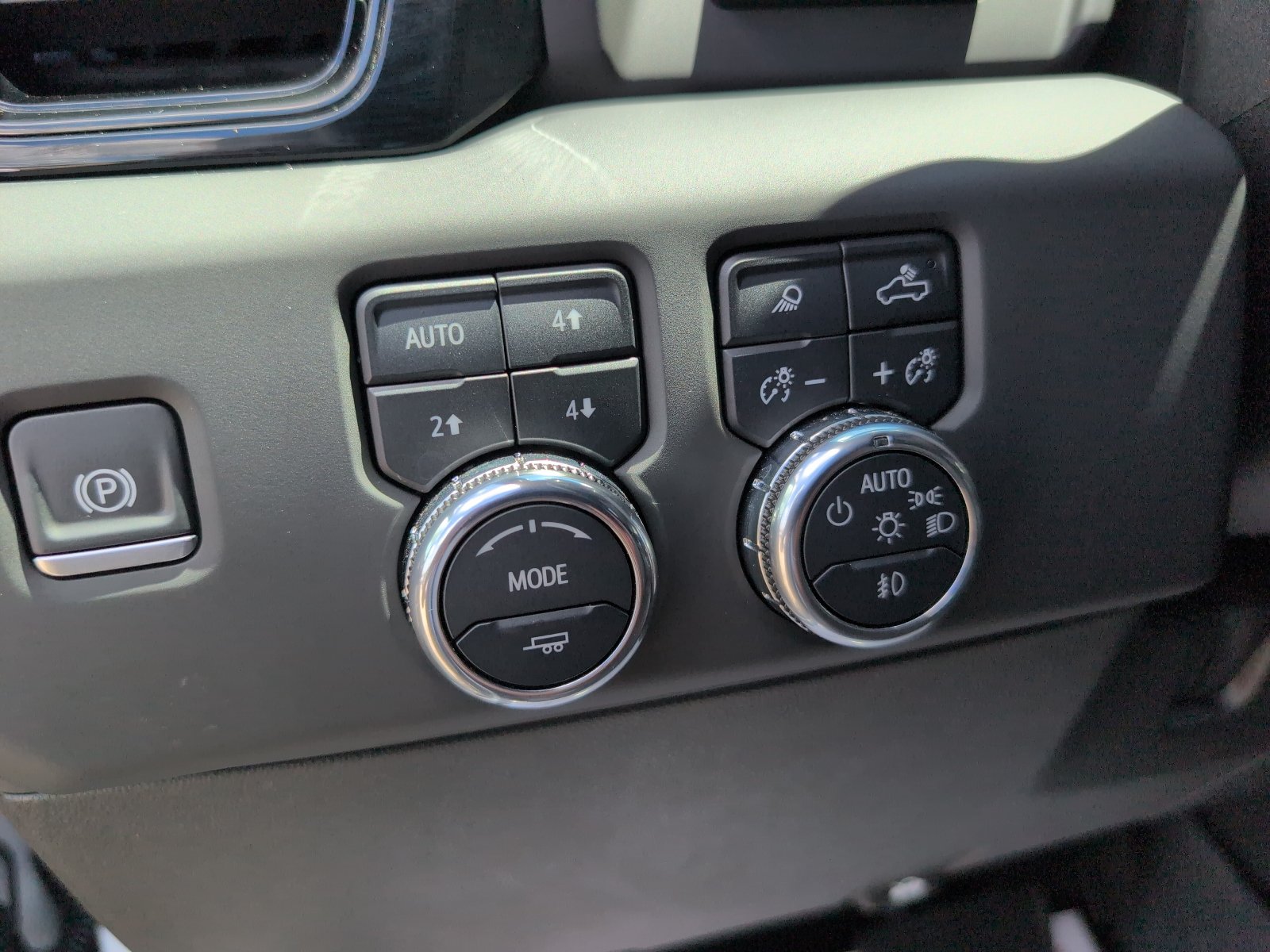 Used 2025 GMC Sierra 2500 AT4 w/ AT4 Premium Plus Package AWD/4WD image 20
