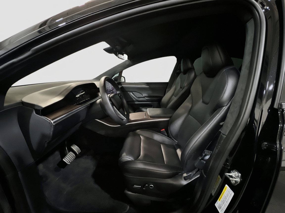 Used 2025 Tesla Model X AWD/4WD image 15