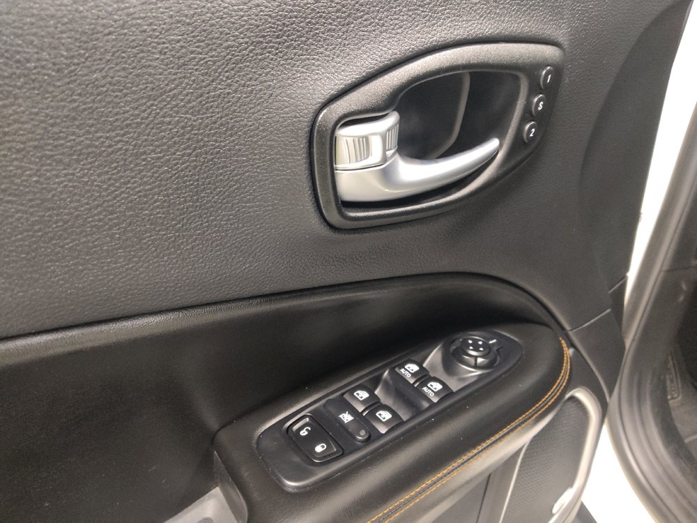 Used 2021 Jeep Compass Limited w/ Sun and Sound Group AWD/4WD image 27