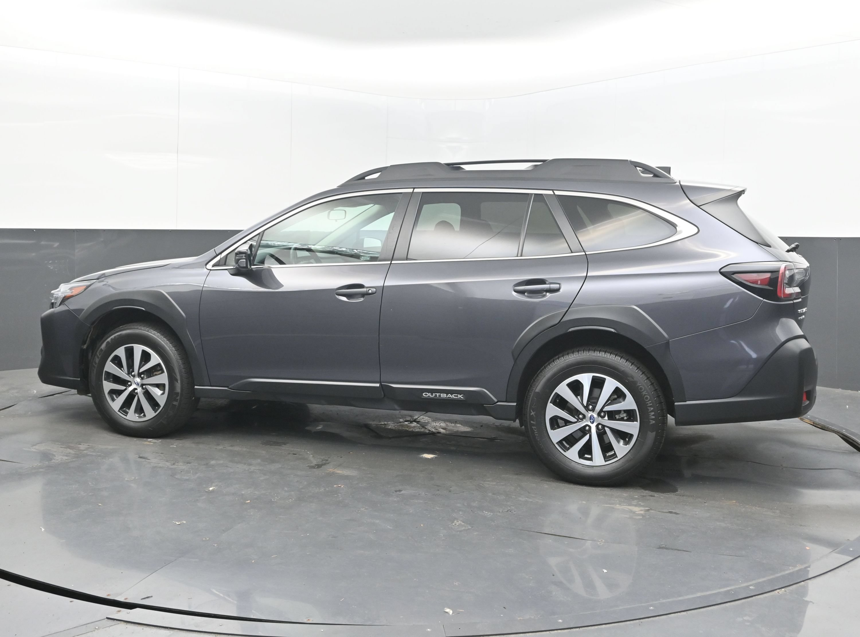 Used 2024 Subaru Outback Premium AWD/4WD image 7