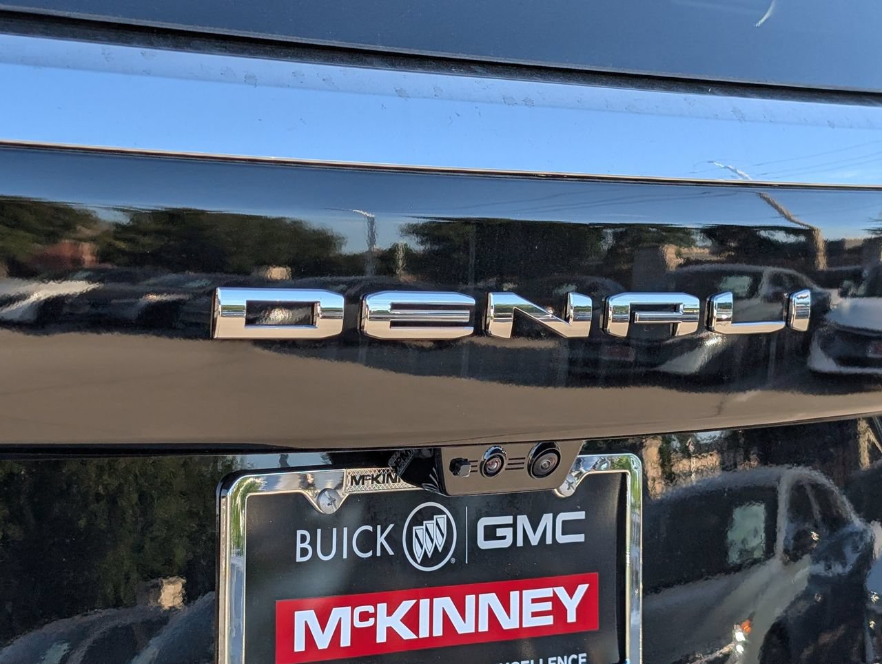 New 2026 GMC Yukon XL Denali w/ Denali Reserve Package AWD/4WD image 7