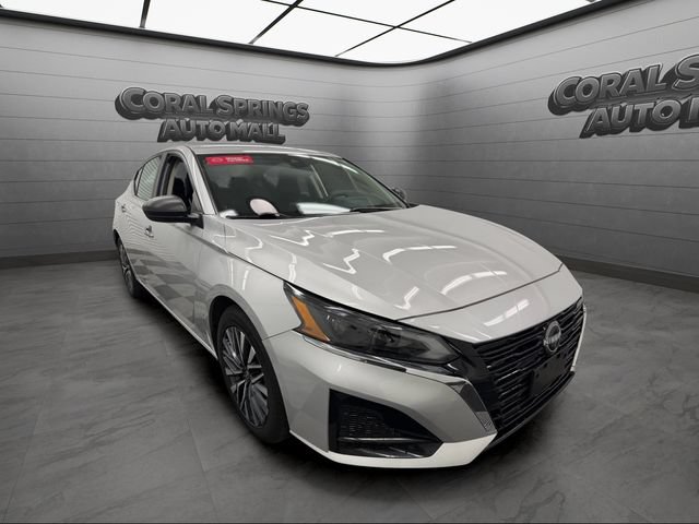 Used 2024 Nissan Altima 2.5 SV FWD image 7