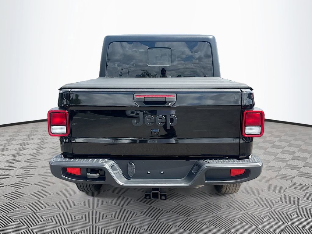 Used 2022 Jeep Gladiator Sport image 7