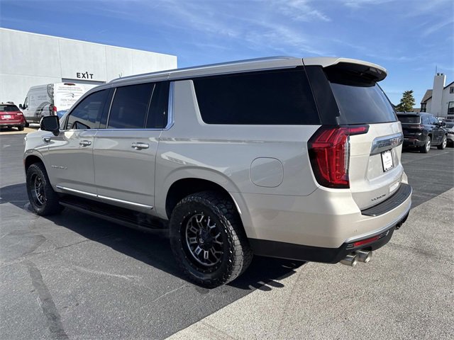 Used 2024 GMC Yukon XL Denali image 2