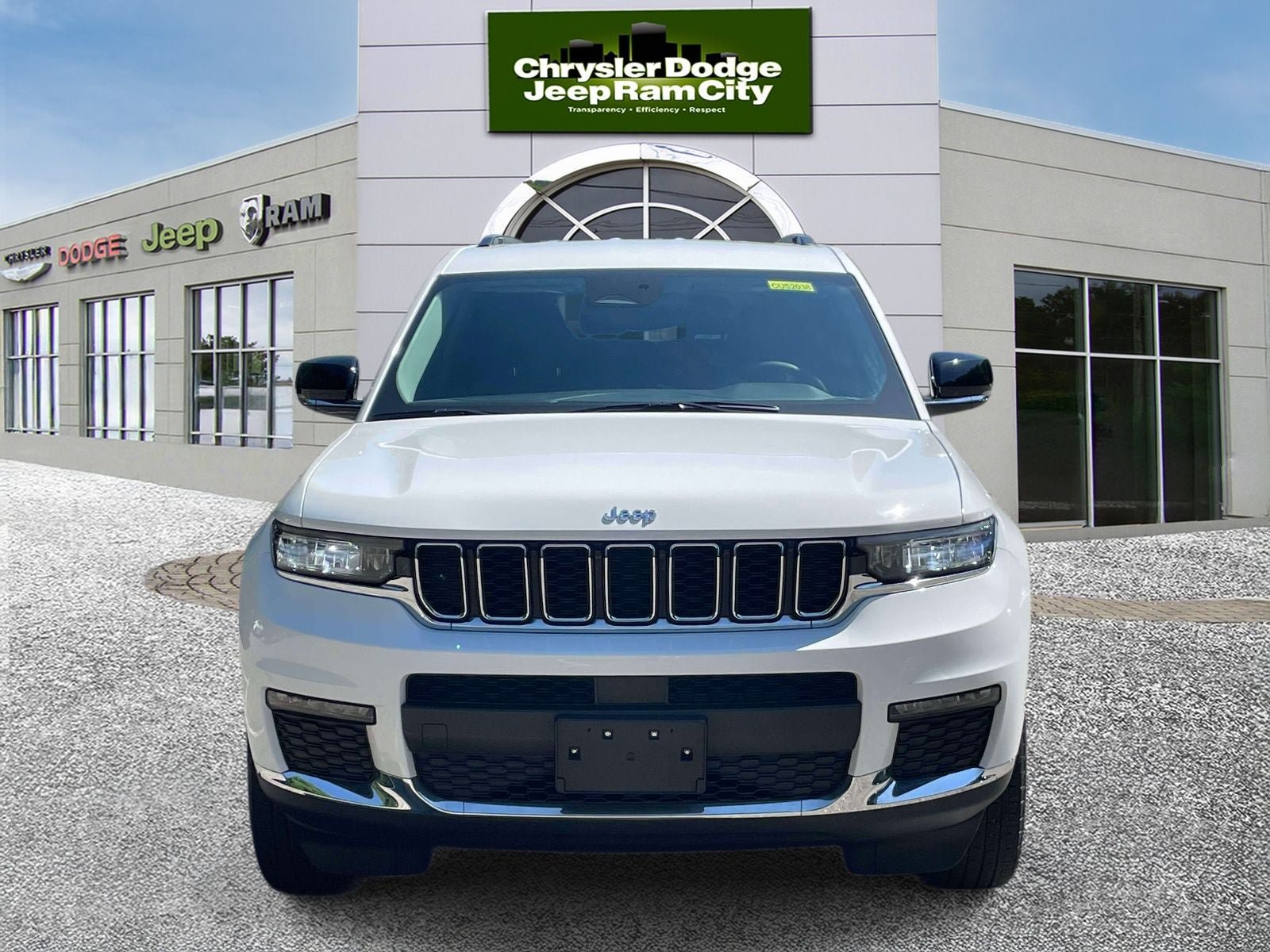 Used 2023 Jeep Grand Cherokee L Limited AWD/4WD image 2