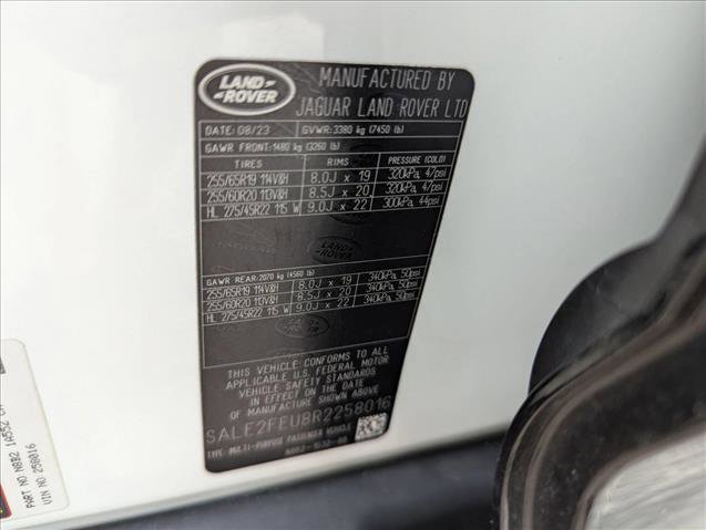 Used 2024 Land Rover Defender 130 X-Dynamic SE image 26