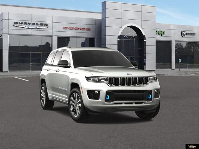 Used 2025 Jeep Grand Cherokee Overland w/ Luxury Tech Group IV AWD/4WD image 16