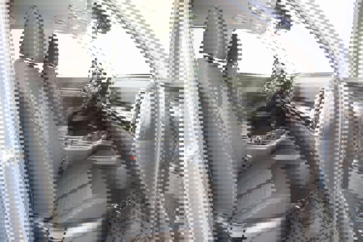 Used 2025 Kia Sorento LX image 10