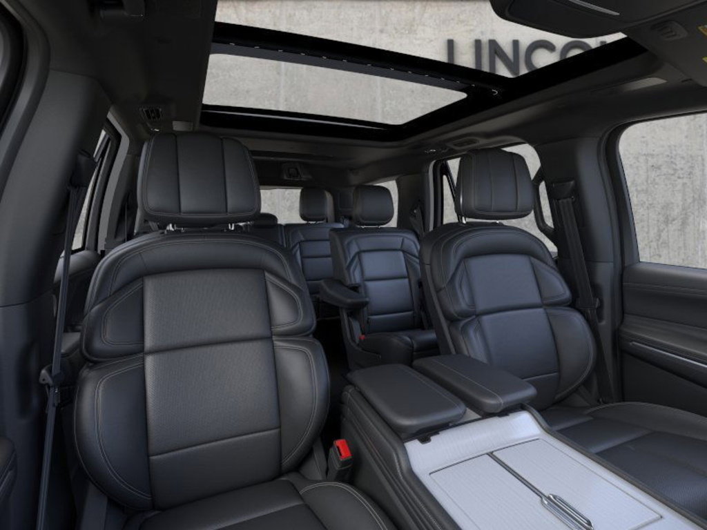 New 2026 Lincoln Navigator Reserve w/ Jet Appearance Package image 10
