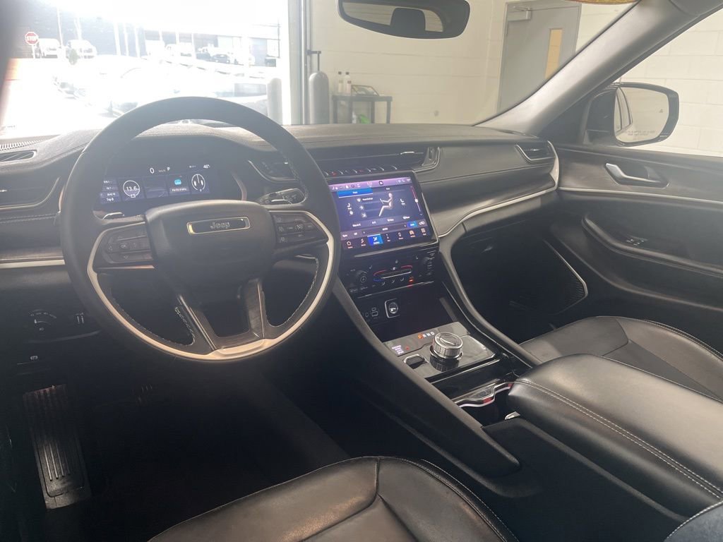 Used 2023 Jeep Grand Cherokee L Limited w/ Rear Seat Video Group I image 10
